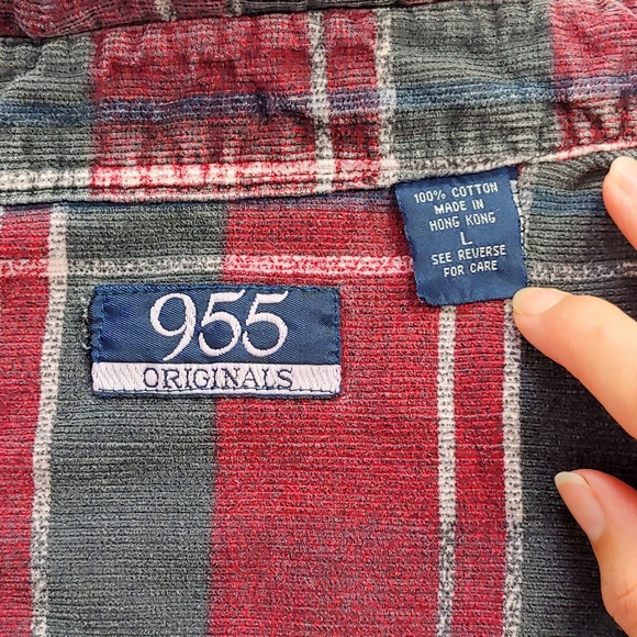 SOLD 90’s plaid corduroy button down - Picture 3 of 4